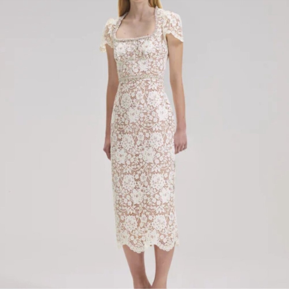 Elegant Cream Lace Dresss